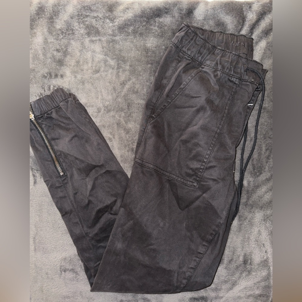 American Eagle Jogger Jeans